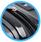 maximum d'extension grâce aux doubles fermetures éclaires des valises AventureSwiss